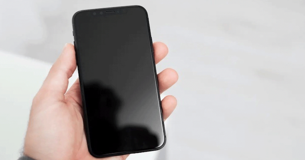 Comment régler le problème de l'iPhone 12 Mini bloqué sur un écran noir ?